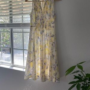 Floral print mid length dress very good conditions no spots no stains
